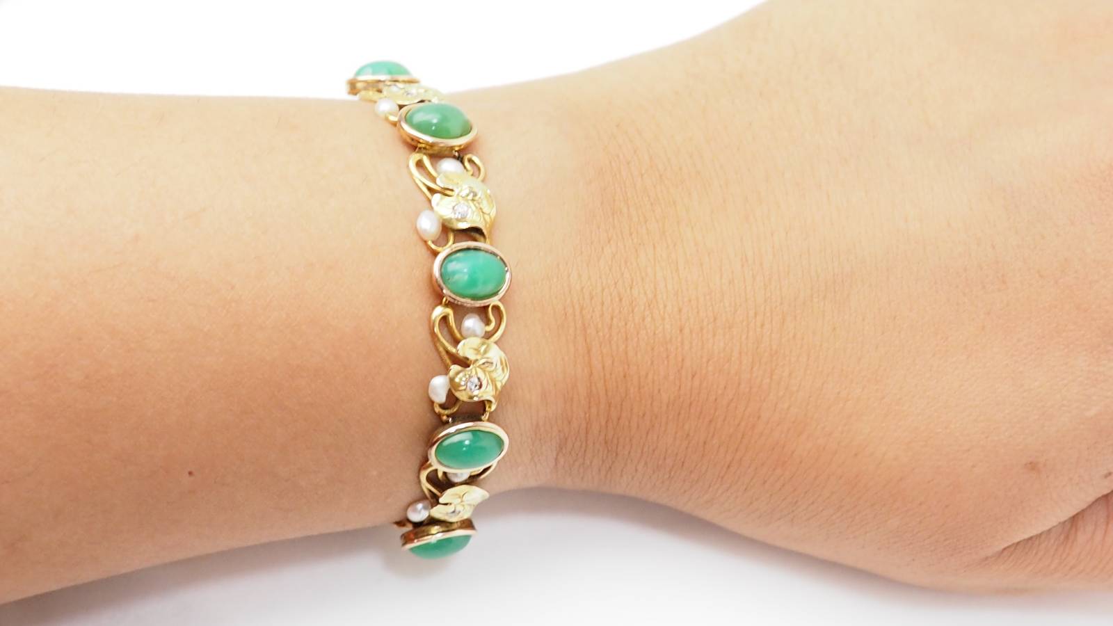 Bracelet Art Nouveau en or jaune, Chrysoprases  diamants et perles fines