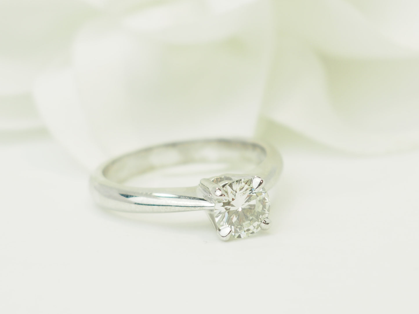 Solitaire diamant 0,78 carat certifié LFG en or blanc