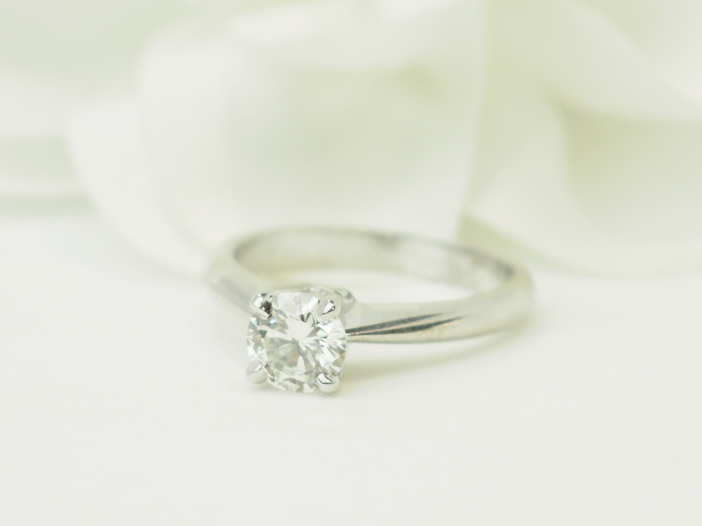 Solitaire diamant 0,78 carat certifié LFG en or blanc