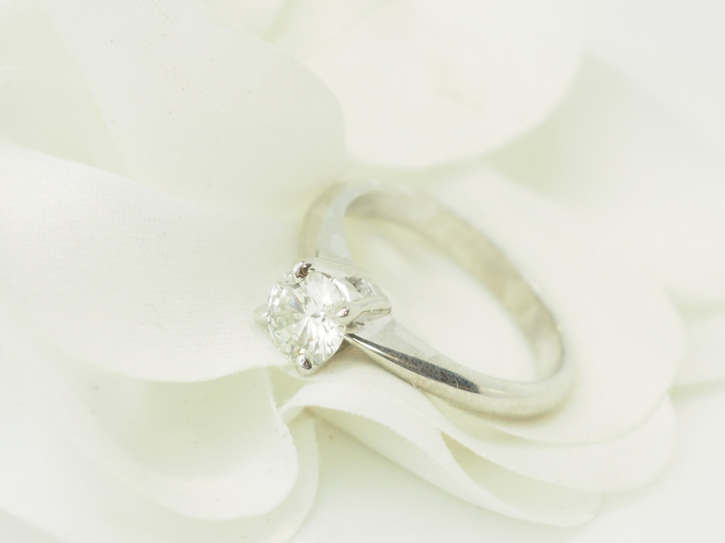 Solitaire diamant 0,78 carat certifié LFG en or blanc