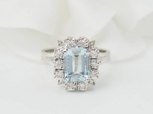 Bague en or blanc, aigue marine et diamants