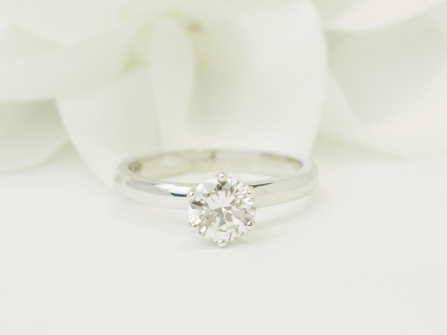 Solitaire diamant 0,94 carat certifié LFG en or blanc