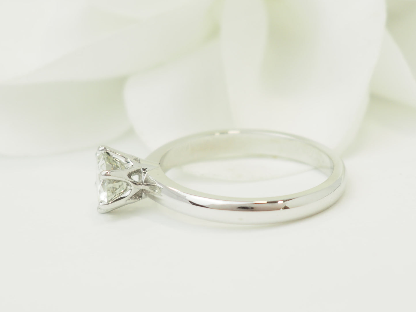 Solitaire diamant 0,94 carat certifié LFG en or blanc