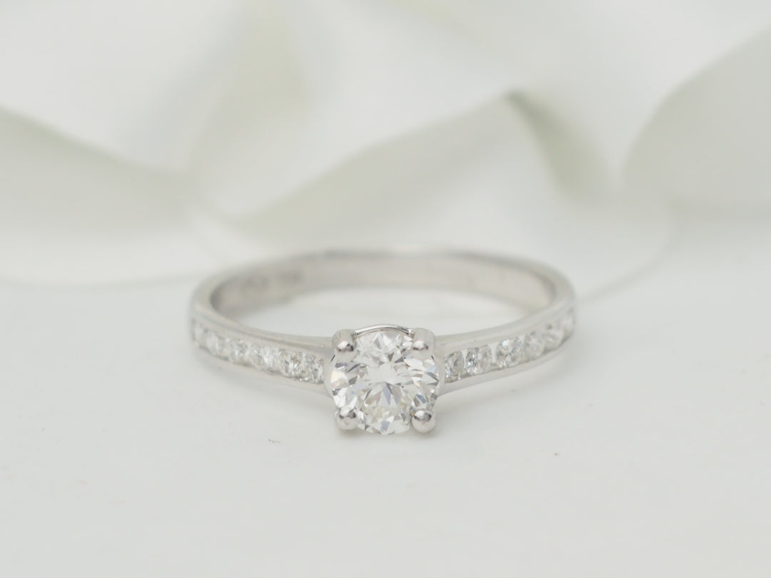 Bague solitaire en or blanc et diamant 0.48ct