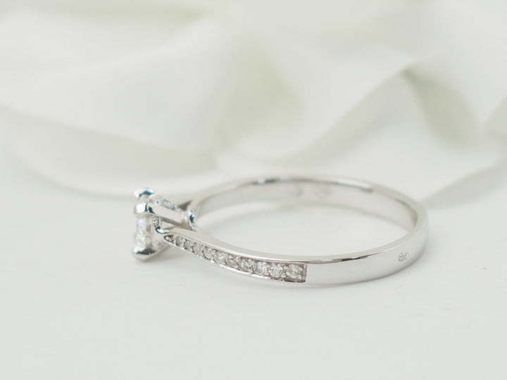 Bague solitaire en or blanc et diamant 0.35ct
