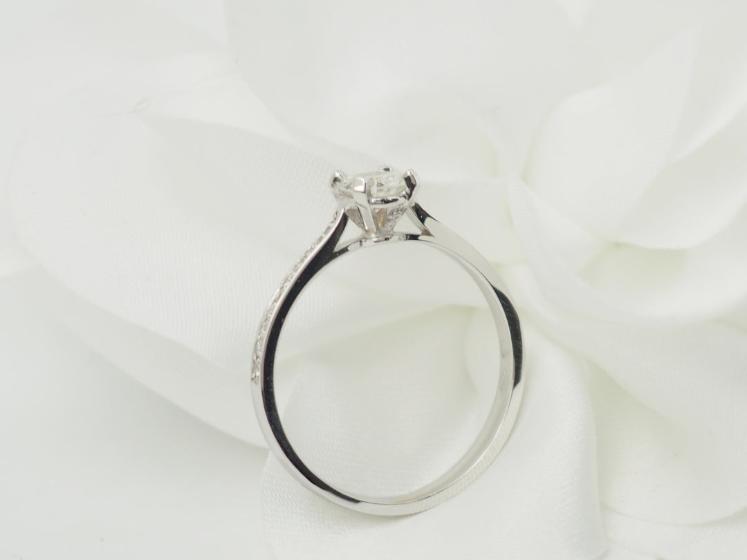 Bague solitaire en or blanc et diamant 0.35ct