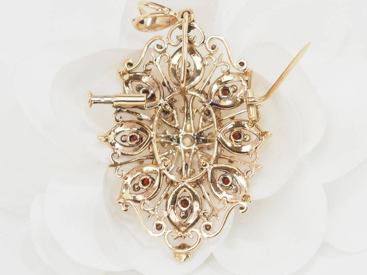 Broche pendentif en or jaune, emeraude et perles de culture