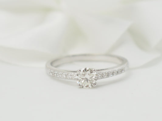 Bague solitaire en or blanc et diamant 0.41ct
