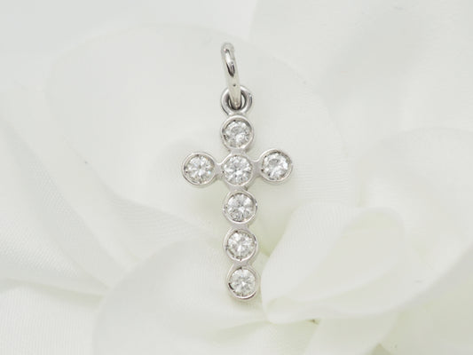 Pendentif croix en or blanc et diamants 0.35ct