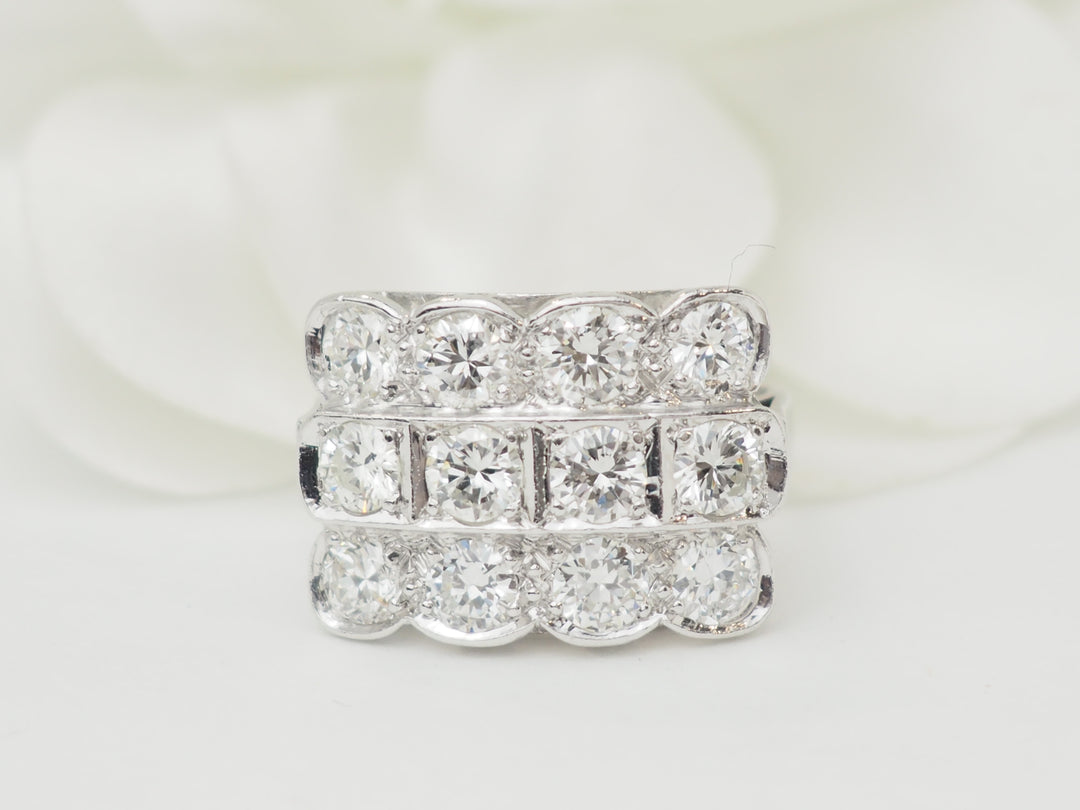 Bague Art Déco en platine sertie de 2 carats de diamants