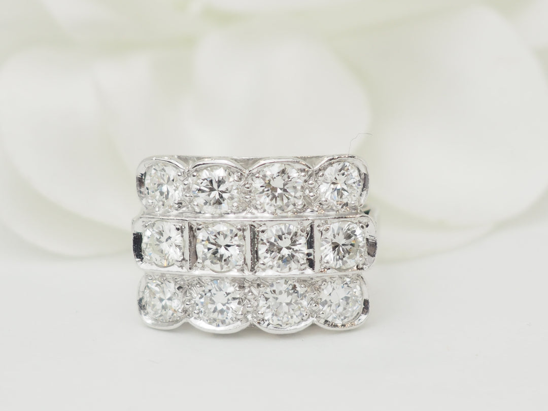 Bague Art Déco en platine sertie de 2 carats de diamants