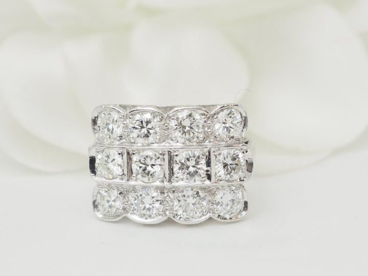 Bague Art Déco en platine sertie de 2 carats de diamants