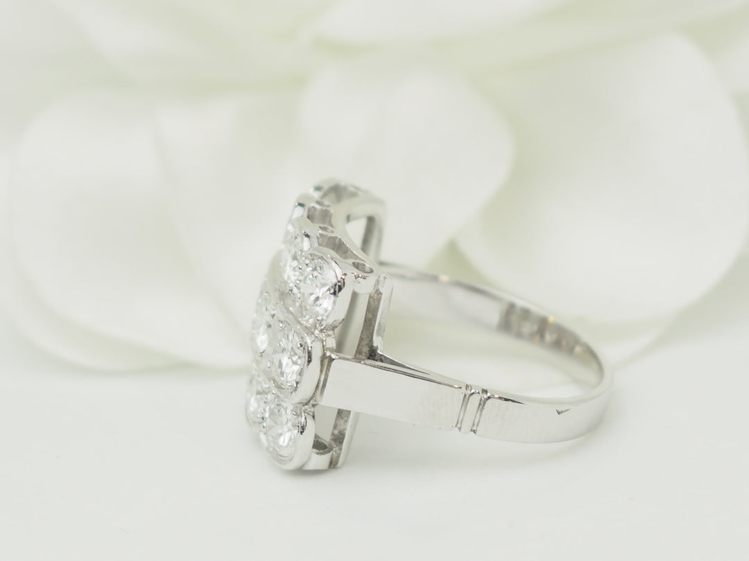 Bague Art Déco en platine sertie de 2 carats de diamants
