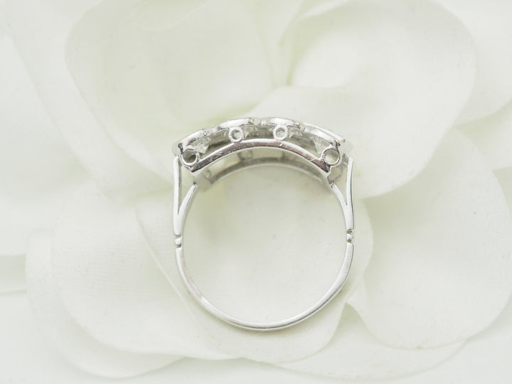 Bague Art Déco en platine sertie de 2 carats de diamants