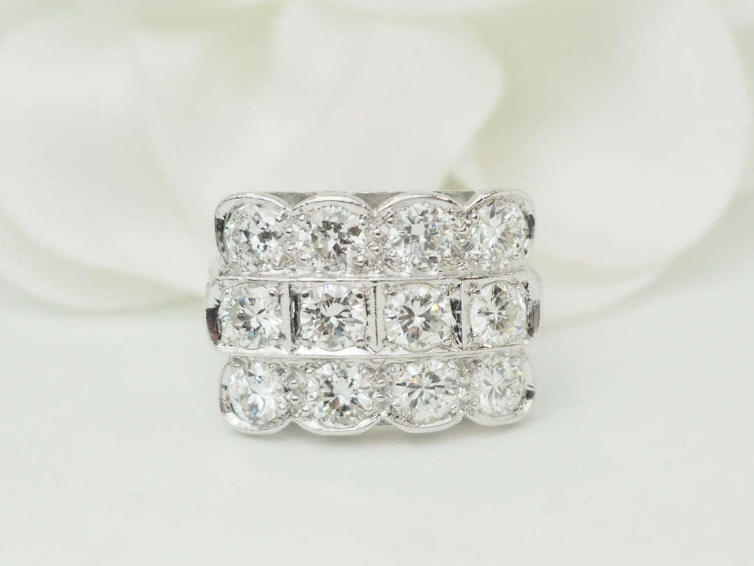 Bague Art Déco en platine sertie de 2 carats de diamants
