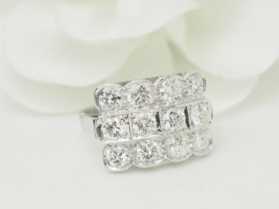Bague Art Déco en platine sertie de 2 carats de diamants