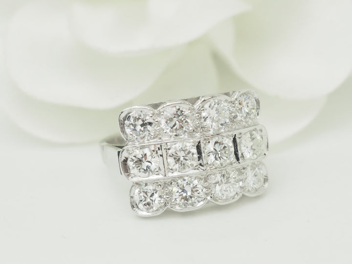 Bague Art Déco en platine sertie de 2 carats de diamants
