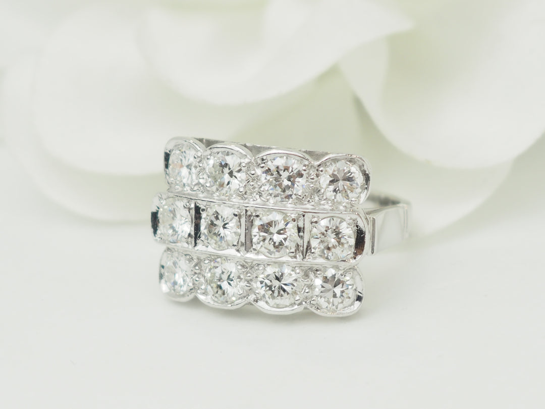 Bague Art Déco en platine sertie de 2 carats de diamants