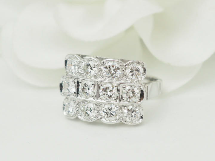 Bague Art Déco en platine sertie de 2 carats de diamants