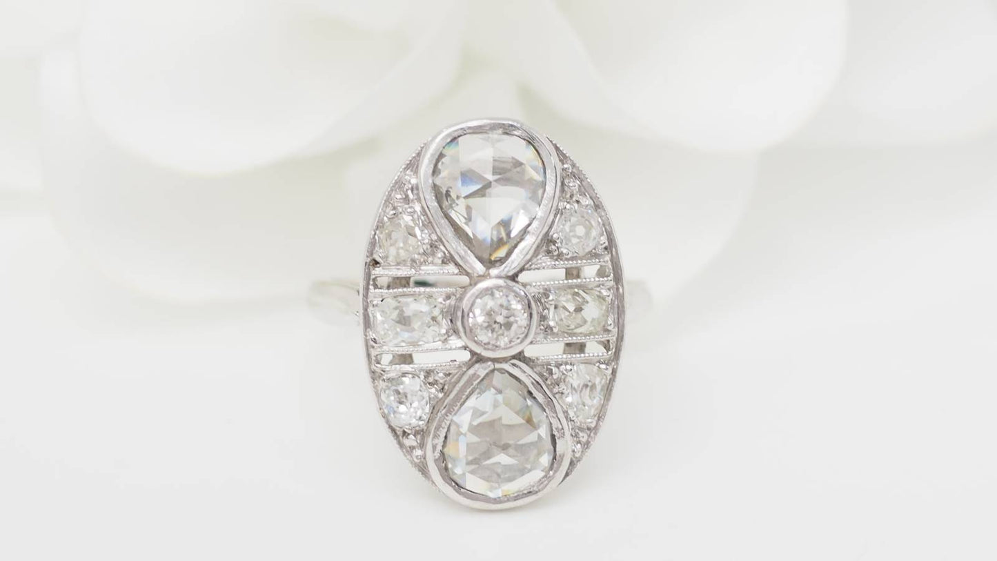 Bague Art Déco en or blanc et diamants