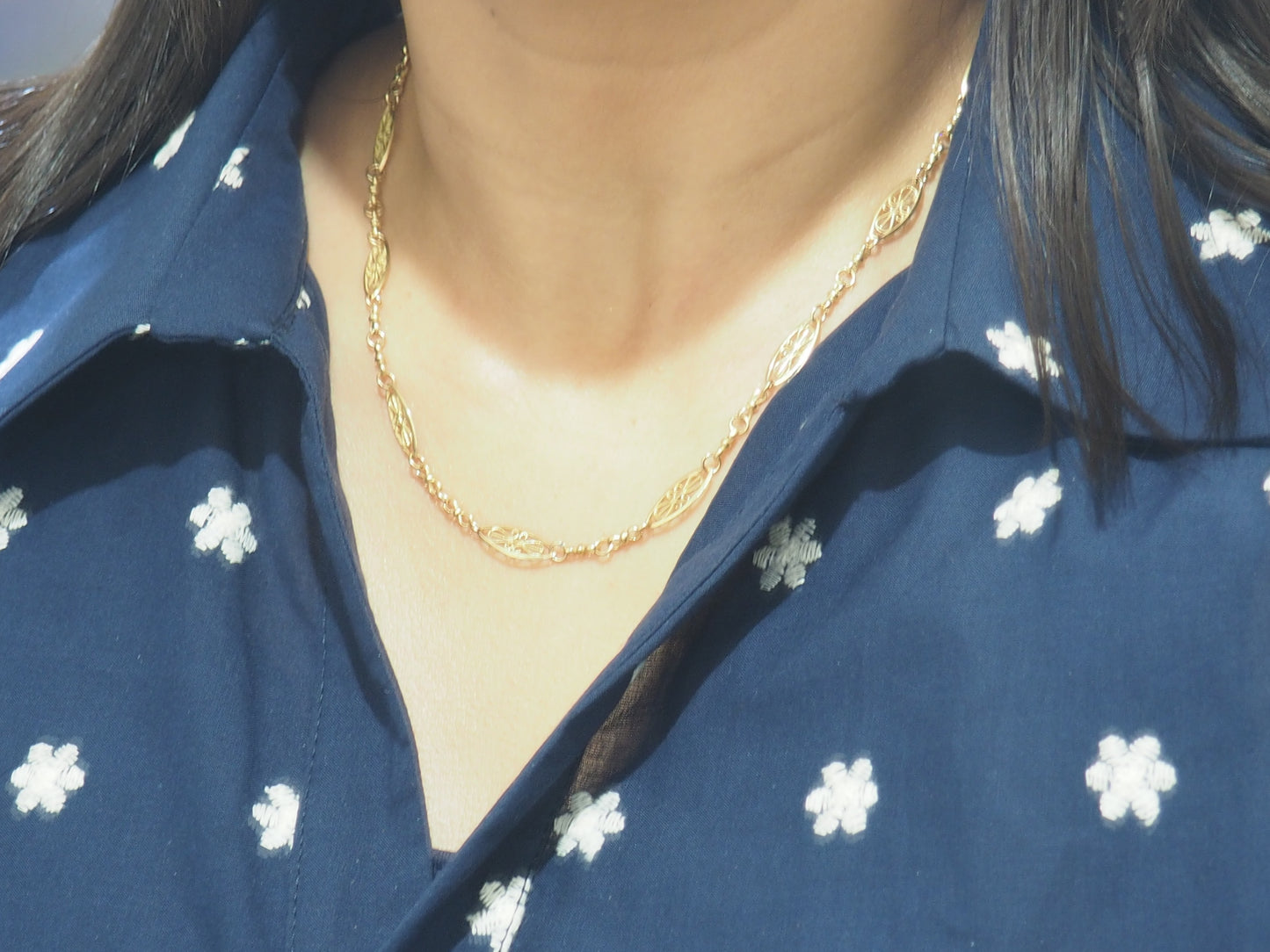 Collier ancien filigrane en or jaune