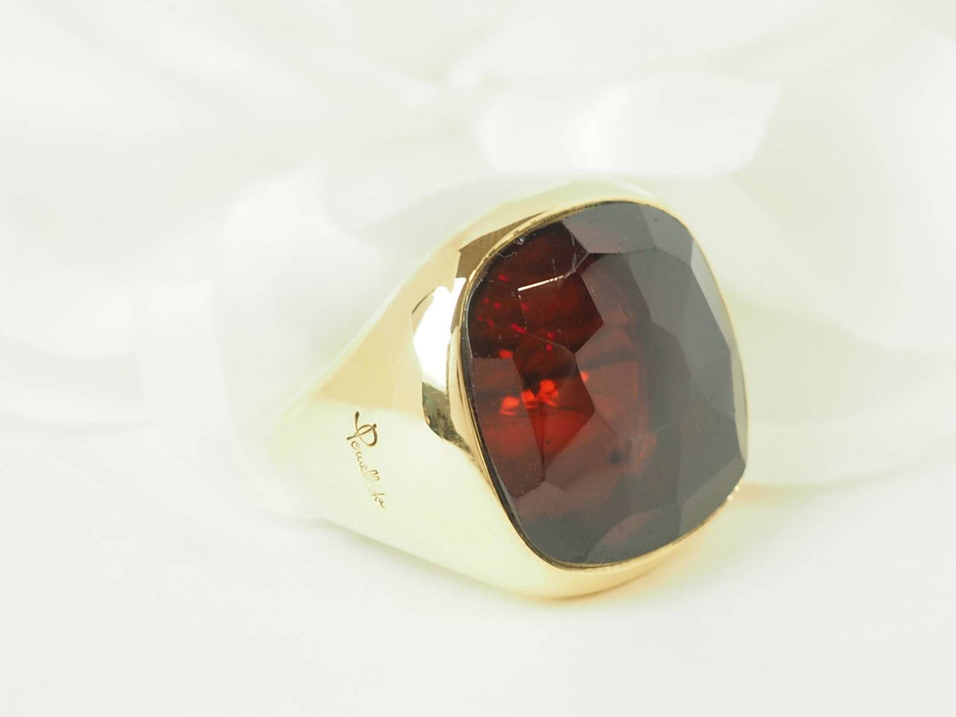 Bague ancienne en or jaune sertie d'une pierre orangée, Bijouterie L'Aurore