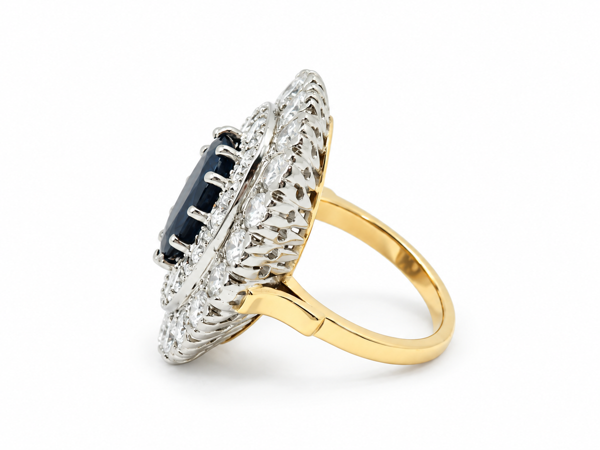 Bague saphir bleu vert Thaïlande et 32 diamants en or 750