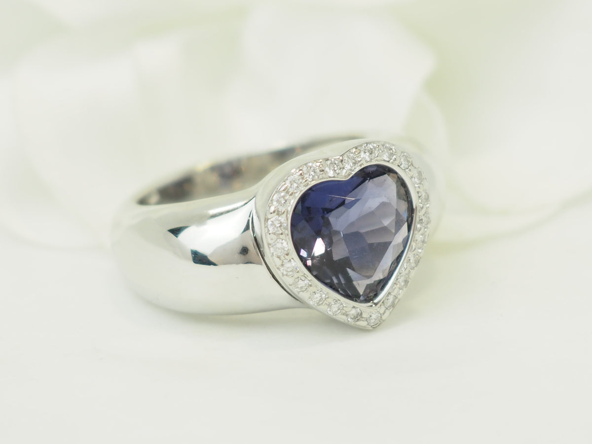 Bague L'Aurore Poiray en or blanc avec tanzanite en forme de cœur entourée de diamants