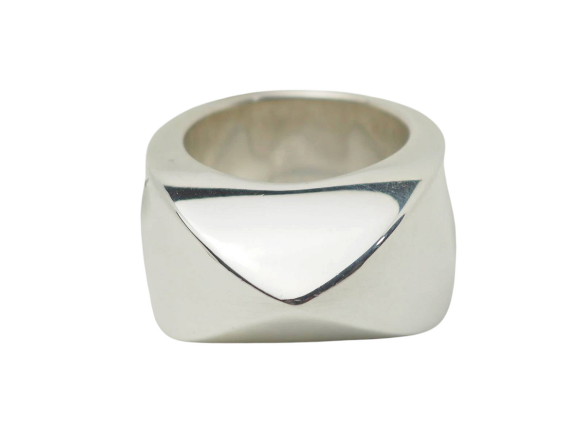 Bague vintage Hermès Palmyre grand modèle en argent massif 925 au design sculptural et architectural chez L'Aurore