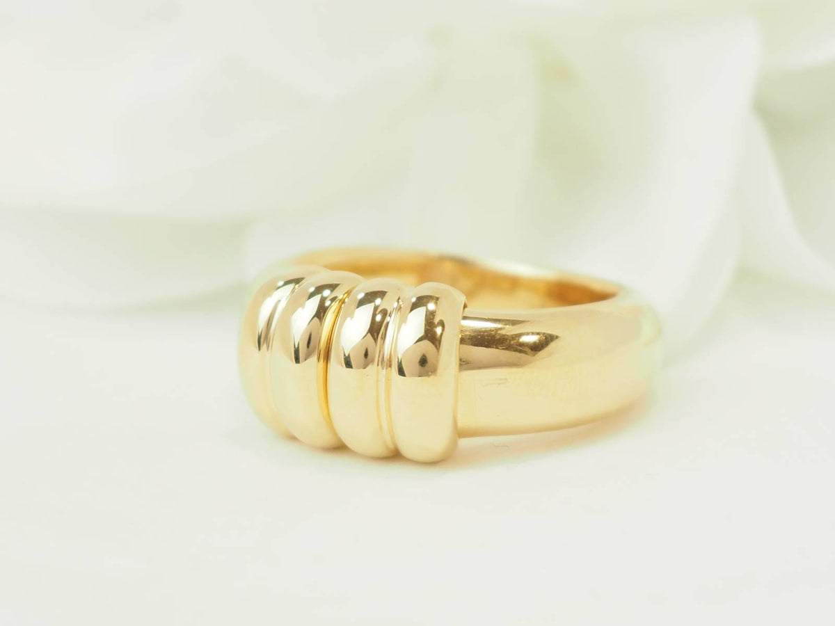 Bague vintage L'Aurore en or jaune 18 carats avec dessus coulissant et diamants brillants