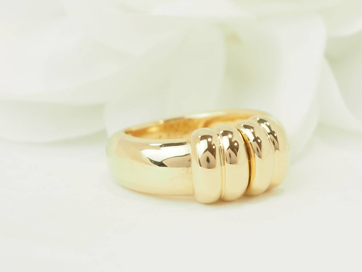 Bague vintage L'Aurore en or jaune 18 carats avec dessus coulissant et diamants brillants