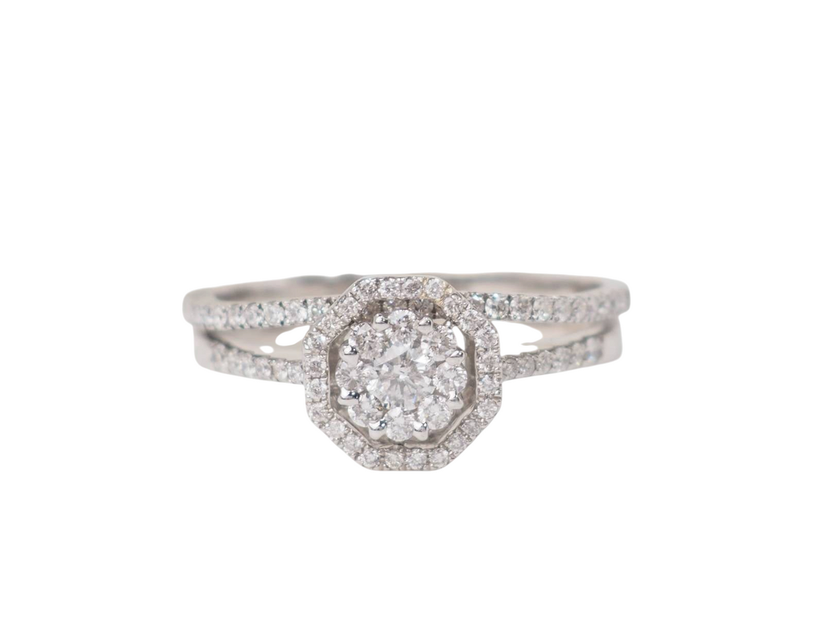 Bague solitaire L'Aurore en or blanc 18 carats avec diamants 0.66ct, motif central octogonal et anneau double branche
