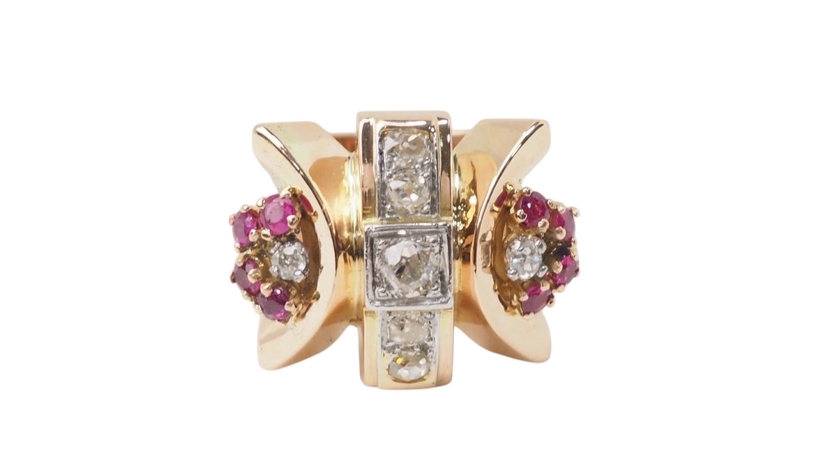 Bague Tank L'Aurore des années 1940 en or jaune 18k, ornée de rubis et de diamants taille ancienne
