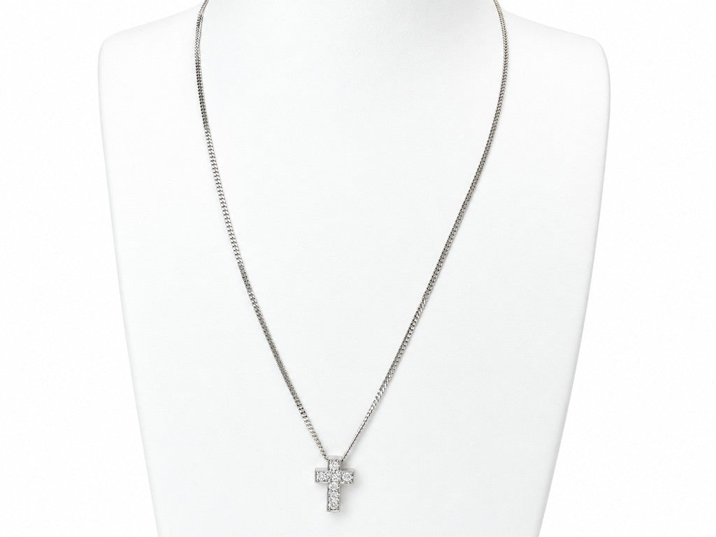 Collier L'Aurore avec pendentif croix en métal argenté pavé de cristaux scintillants sur chaîne délicate