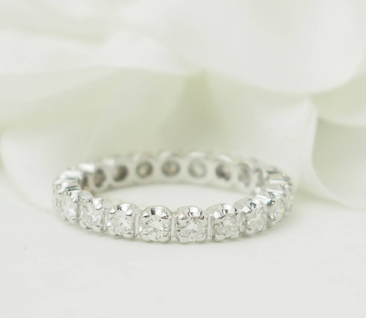 Alliance américaine L'Aurore en or blanc 18 carats sertie de diamants taille brillant totalisant 1,26 carat