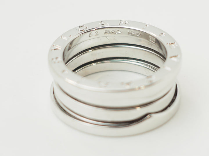 Bague Bvlgari B.ZERO1 en or blanc 18 carats, 8 mm de largeur, avec gravure de la marque L&