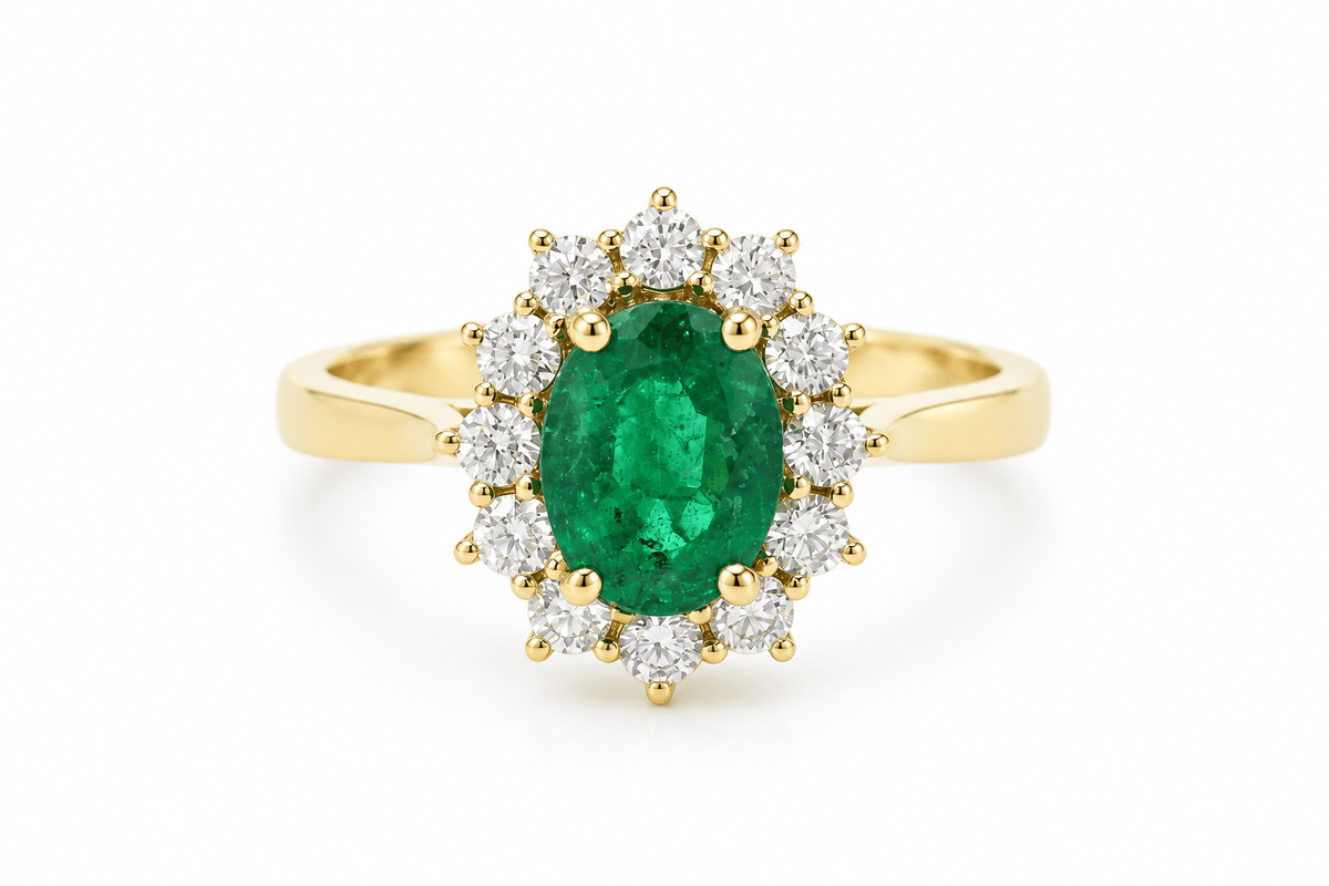 Bague marguerite L'Aurore en or jaune 18 carats avec émeraude ovale centrale et entourage de diamants scintillants