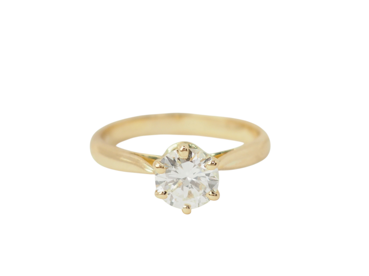 Bague solitaire L'Aurore en or jaune 18 carats sertie d'un diamant taille brillant de 0,97 carat