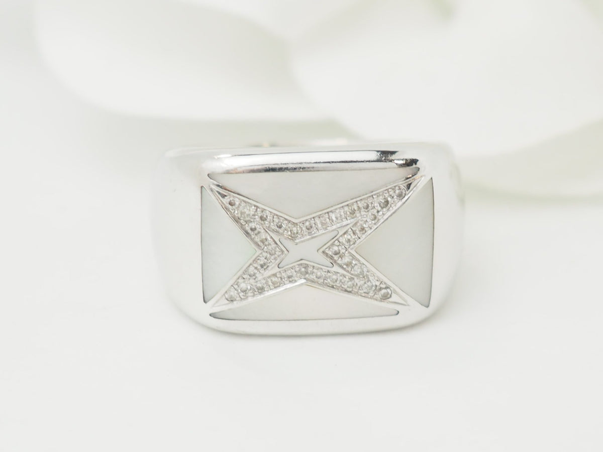 Bague L'Aurore Mauboussin Grande vie en or blanc, nacre et diamants sertis en forme d'étoile