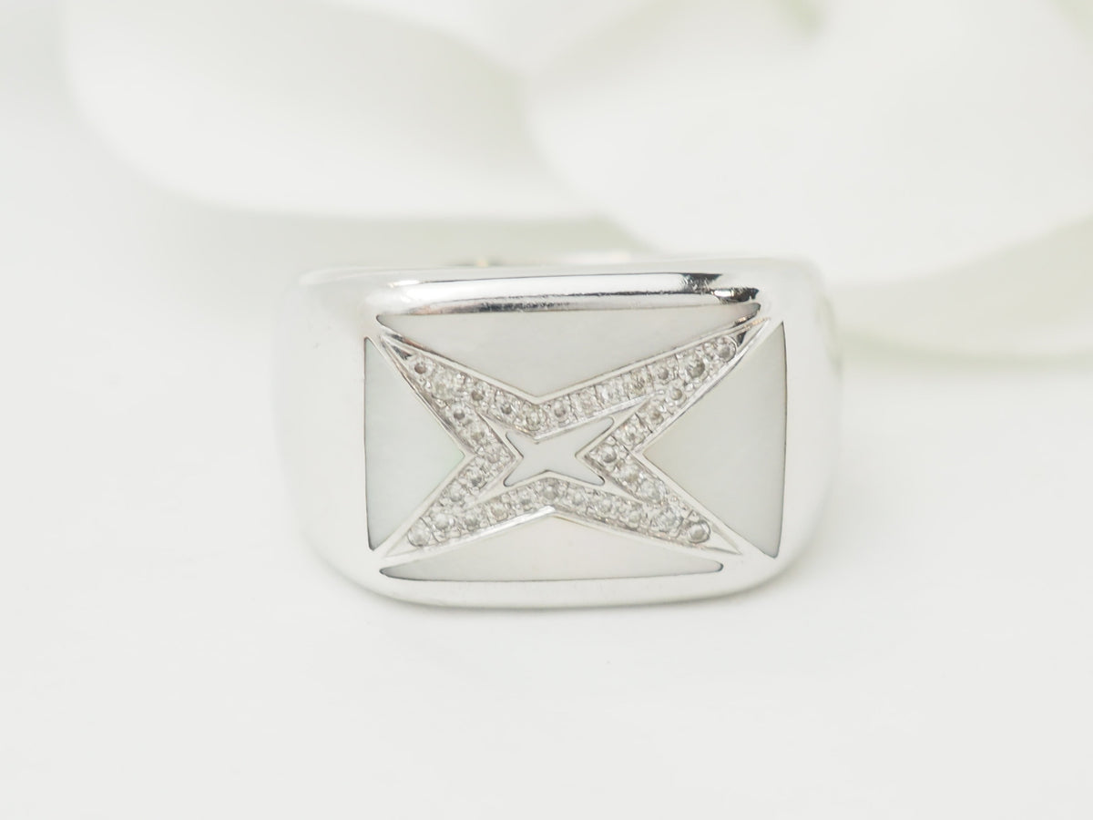 Bague L'Aurore Mauboussin Grande vie en or blanc, nacre et diamants sertis en forme d'étoile