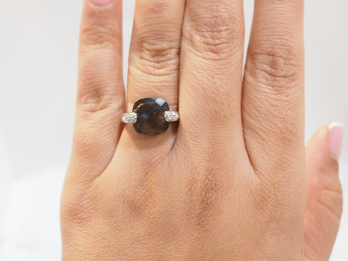 Bague en or blanc, quartz fumé et diamants
