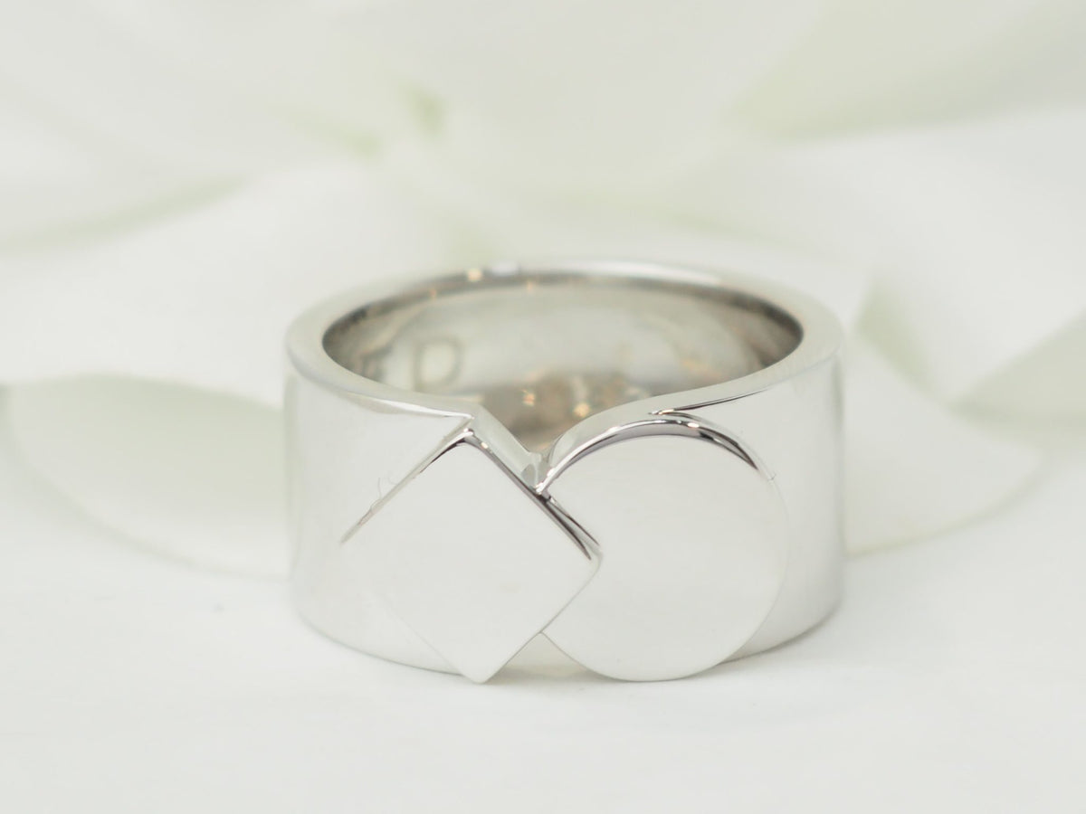 Bague vintage Fred Fredkiss de L'Aurore en or blanc 18 carats avec motifs géométriques entrelacés