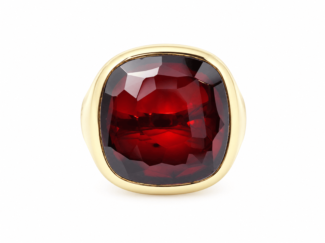 Bague Pomellato Victoria en or jaune et Grenat almandin