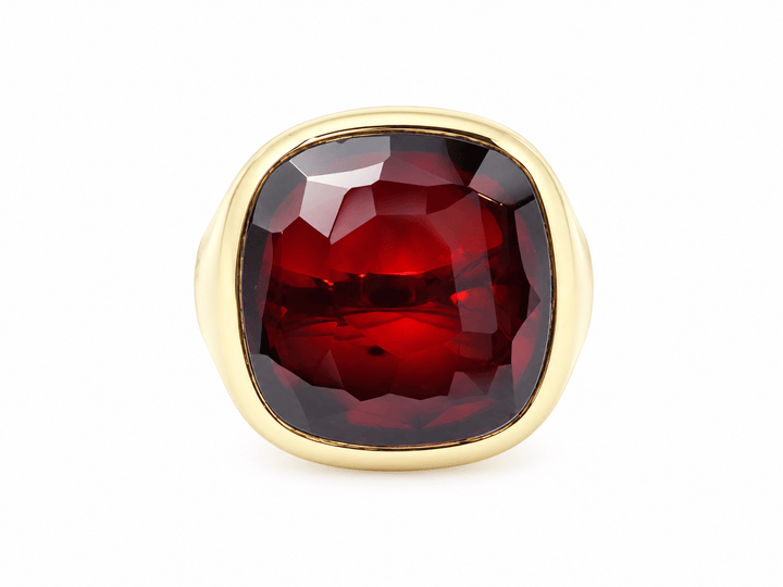 Bague Pomellato Victoria en or jaune et Grenat almandin