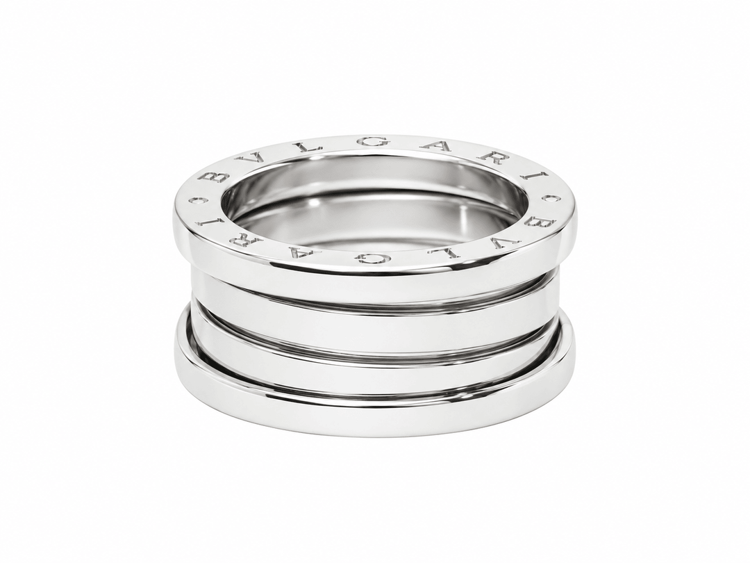 Bague Bvlgari B.ZERO1 en or blanc 18 carats, 8 mm de largeur, avec signature gravée, proposée par L&