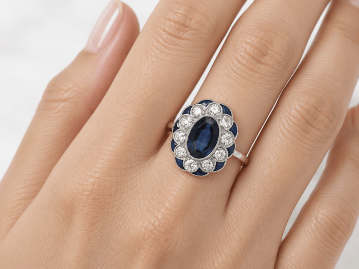 Bague Ancienne Pompadour Saphir 1,80ct Diamants 0,50ct Or Blanc Art Déco