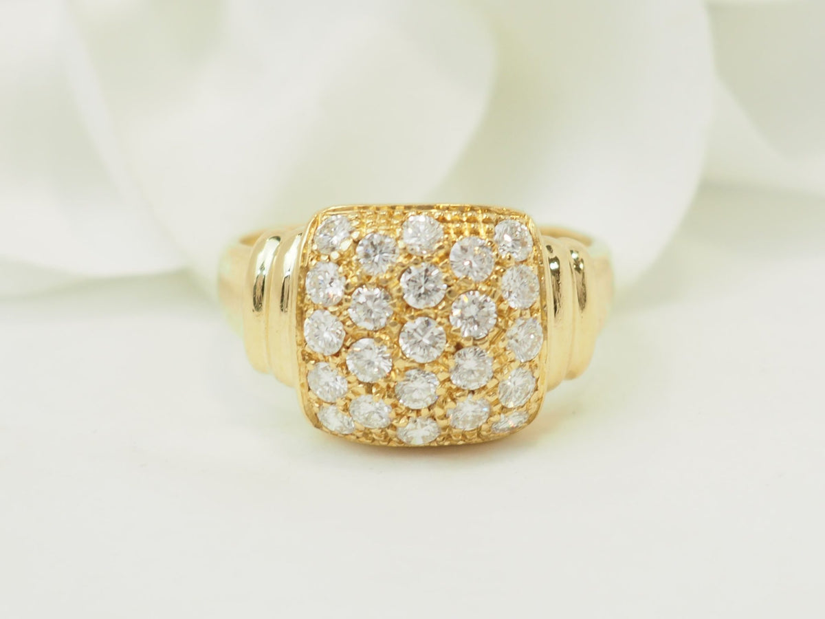 Bague vintage L'Aurore en or jaune 18kt avec un pavage de diamants taille brillant de 0,90ct