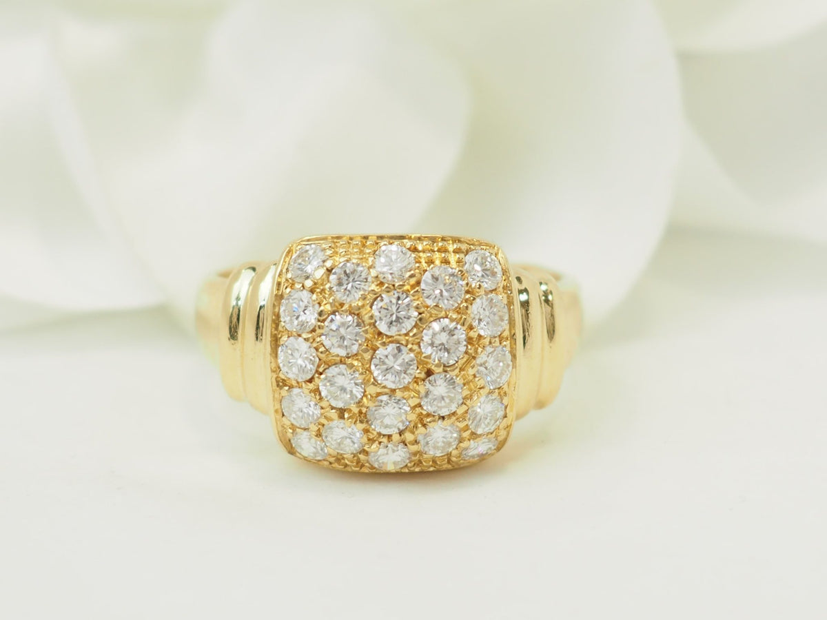 Bague vintage L'Aurore en or jaune 18k avec un pavage de diamants taille brillant de 0,90ct