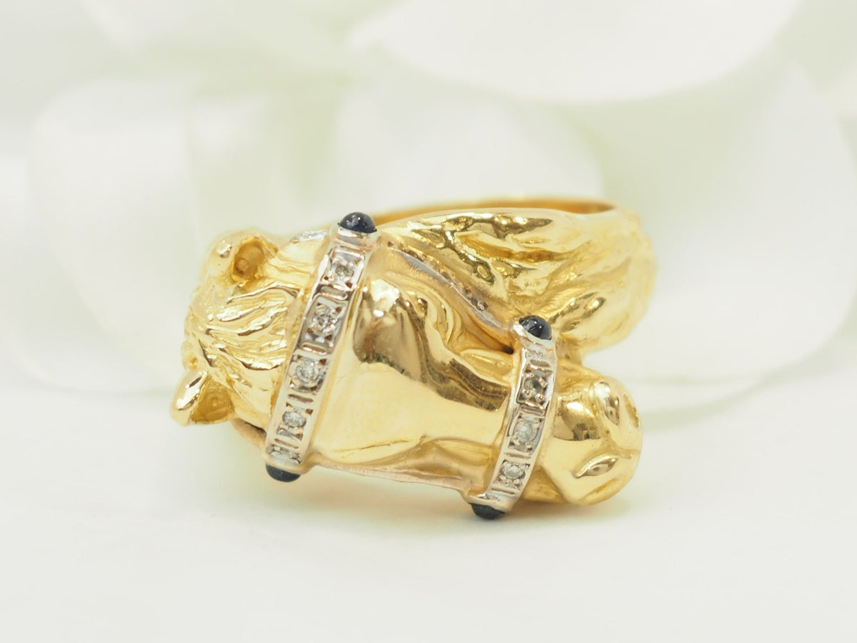Bague tête de cheval L'Aurore en or jaune 18 carats ornée de diamants et de saphirs calibrés