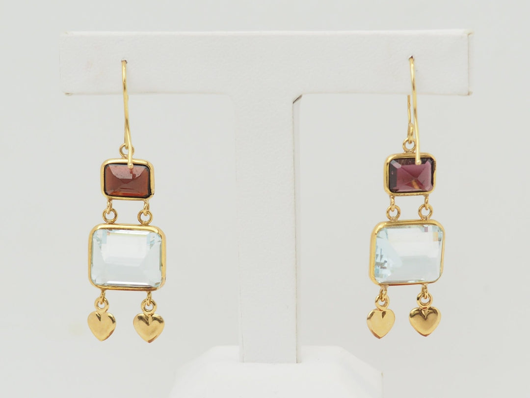 Boucles d’oreilles pendantes en or jaune 18K – Aigues-marines &amp; grenats